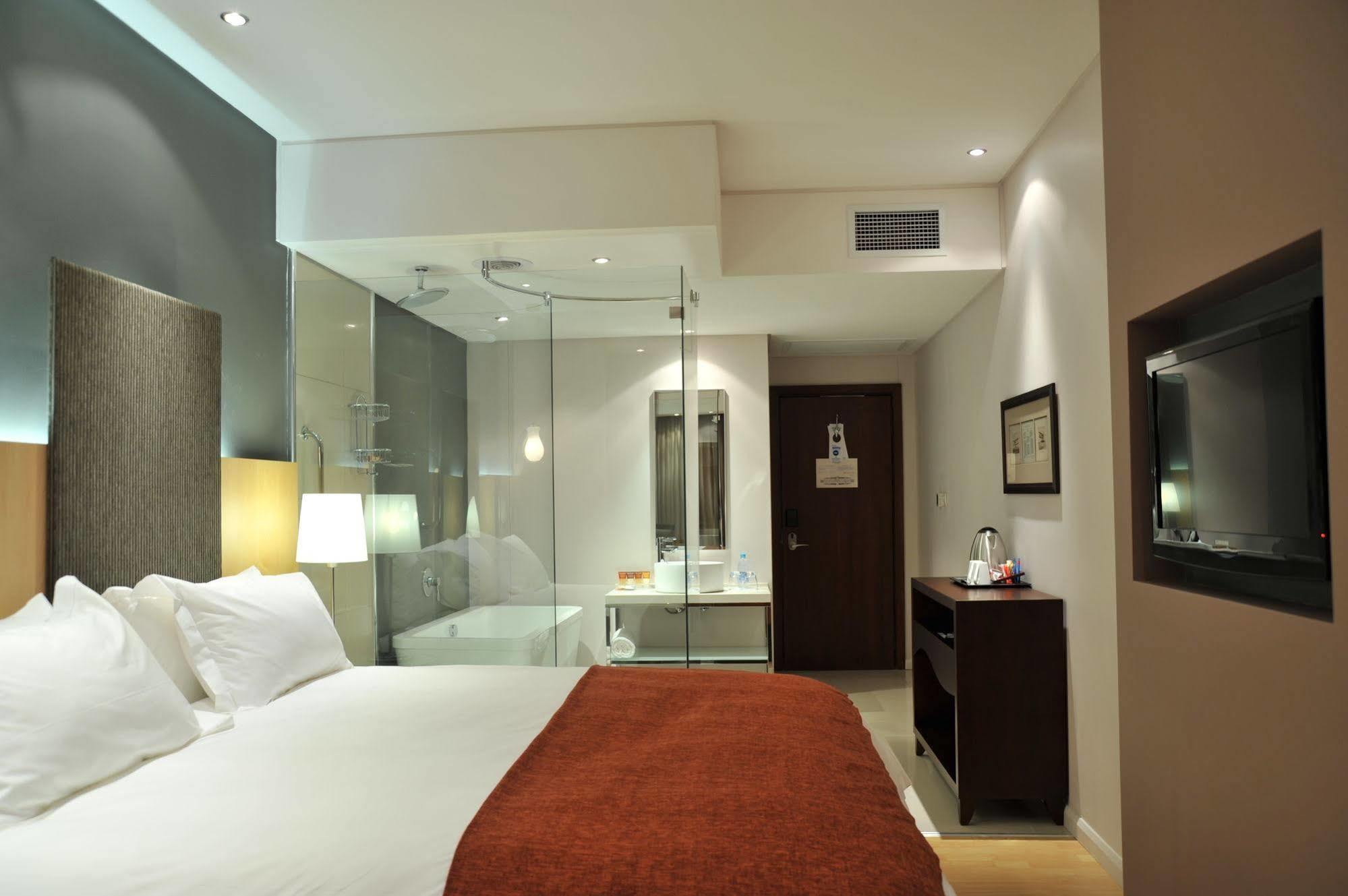 Protea Hotel By Marriott Transit O.R. Tambo Airport Kempton Park Exterior foto